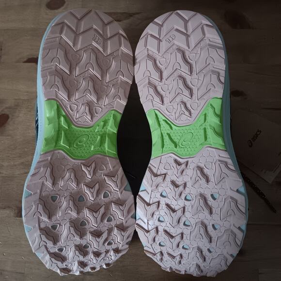 Asics Gel Venture 10 Womens Trail Runners Black / Whisper Green NWB size 8 - Picture 9 of 10